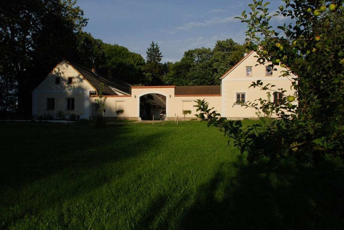 Hôtel Veverci Dvur à Rosec Extérieur photo