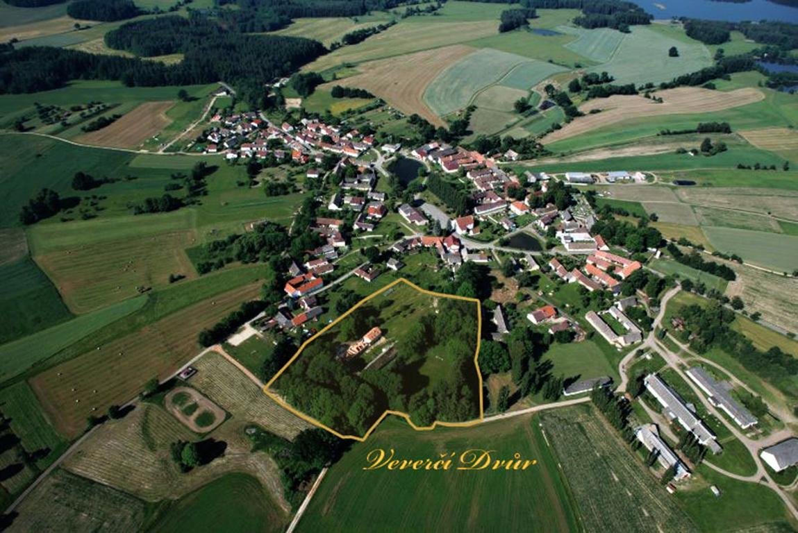 Hôtel Veverci Dvur à Rosec Extérieur photo